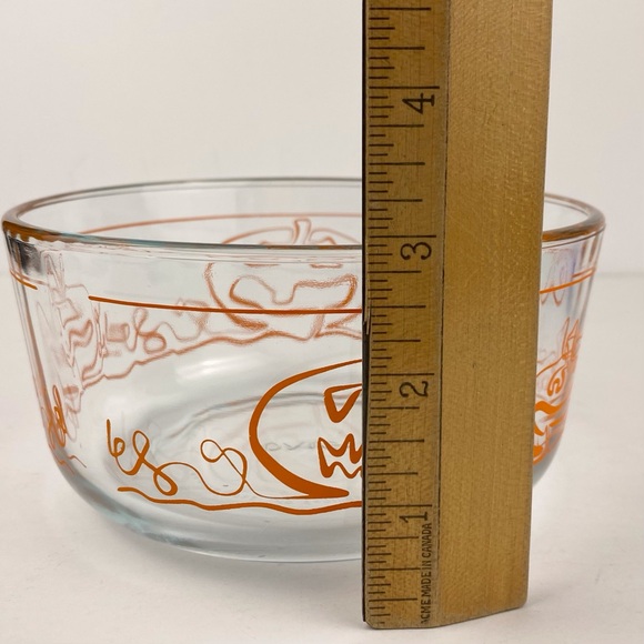 PYREX Halloween 1 Qt 950 ML Glass Bowl, Pumpkin Jack O Lantern, 6 In, No Lid - Picture 8 of 9